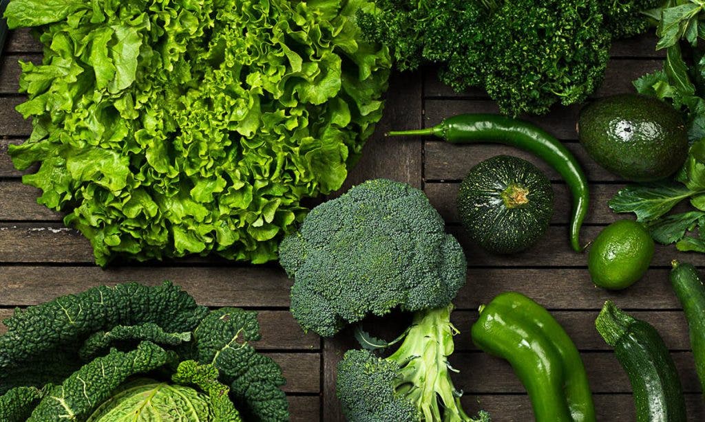 Brokoli ve koyu yeşil yapraklı sebzeler